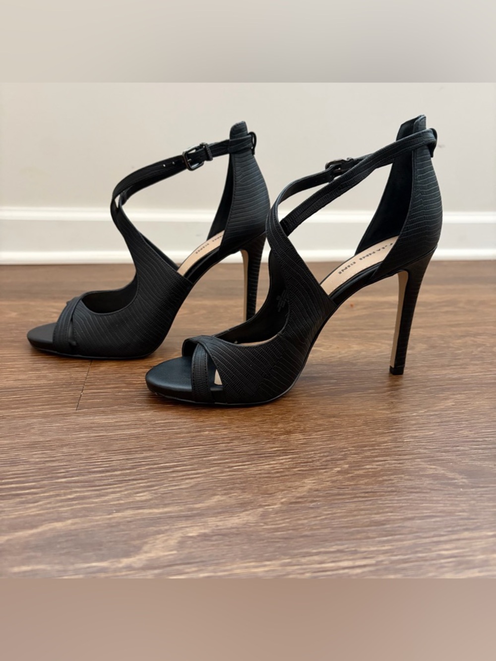 Gianni Bini Black Crisscross Ankle Strap Stiletto Heels
Size 8m